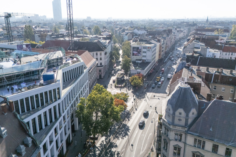 Drohnenbild auf die Karl-Marx-Straße
